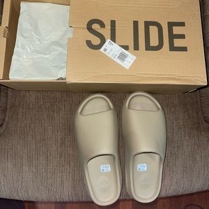 Yeezy slide pure